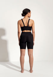 Kurze Yoga Leggings „Galena“ in Schwarz gerippt 2