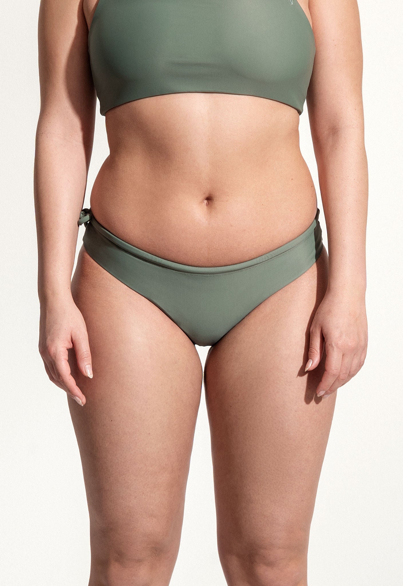 Surf Bikini Hose „Tope“ in Blassgrün 2